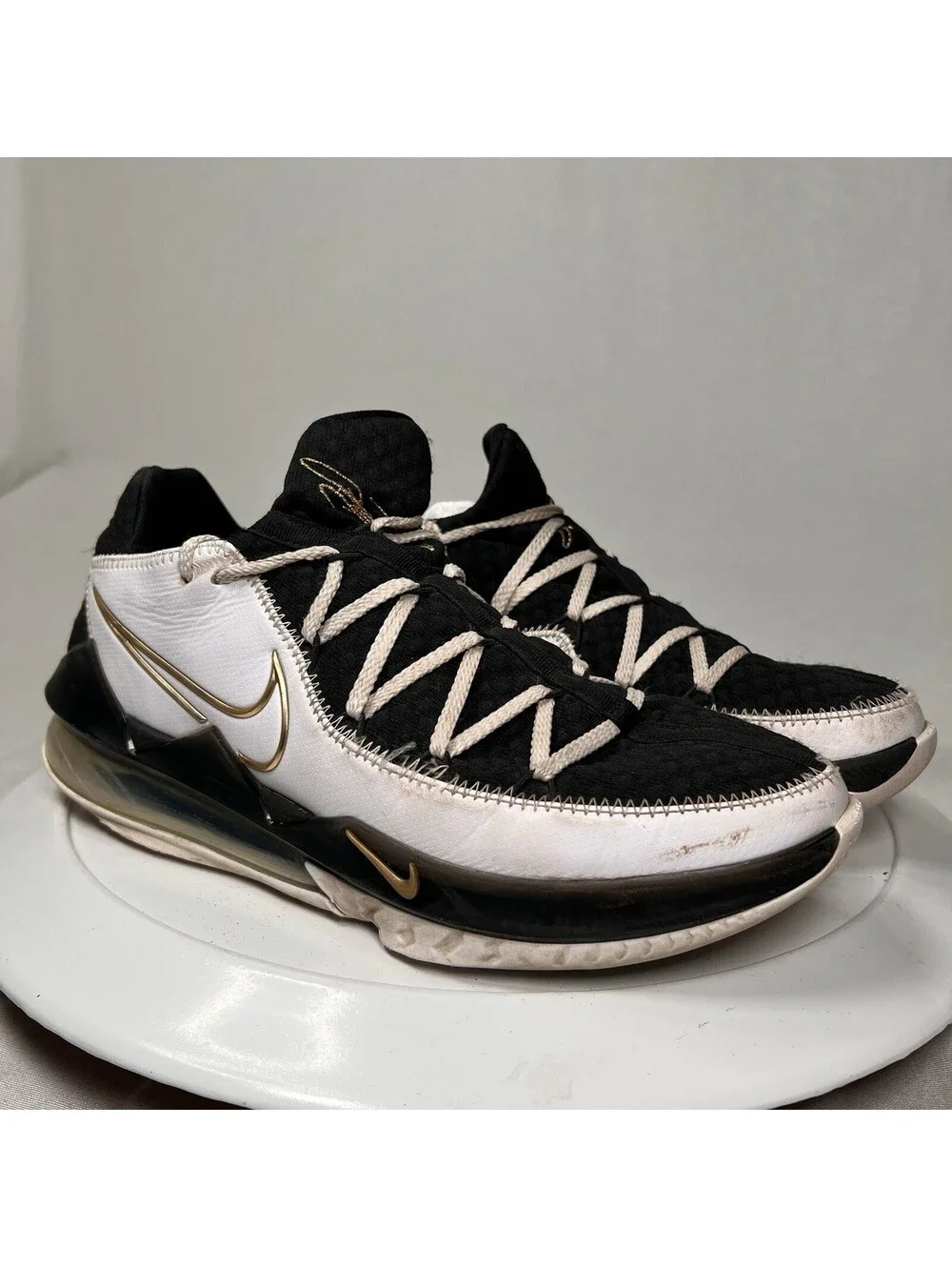 Nike LeBron 17 Low Black White Gold Basketball Shoes Men's Size 10